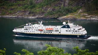 Itinerary Map/Ship Image