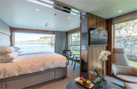 Category (RA) Riverview Suite
