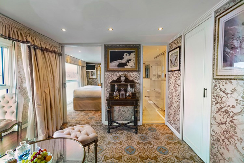 Category Grand Suite