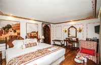 Category Colonial Suite