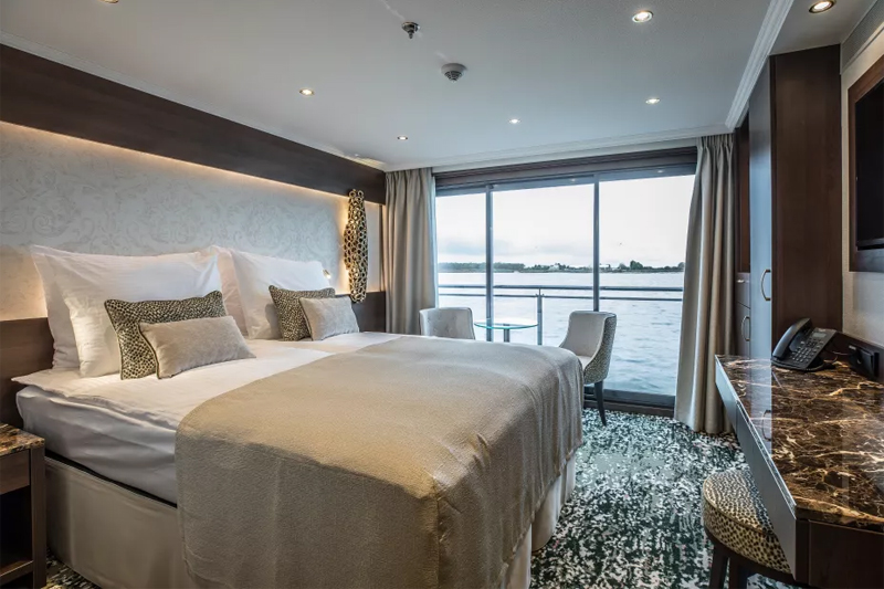 Category Diamond Deck Suite (Upper)