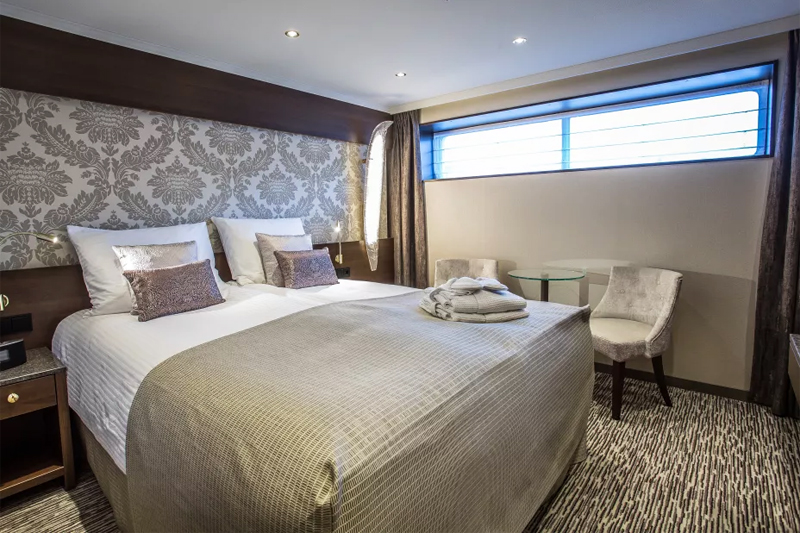 Category Emerald Deck Suite (Lower)