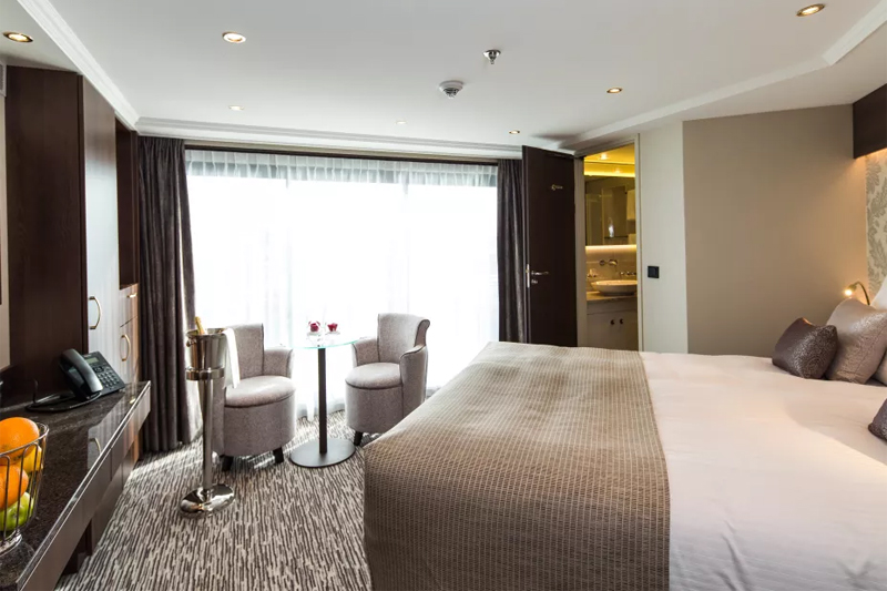 Category Diamond Deck (Upper) - Superior Suite