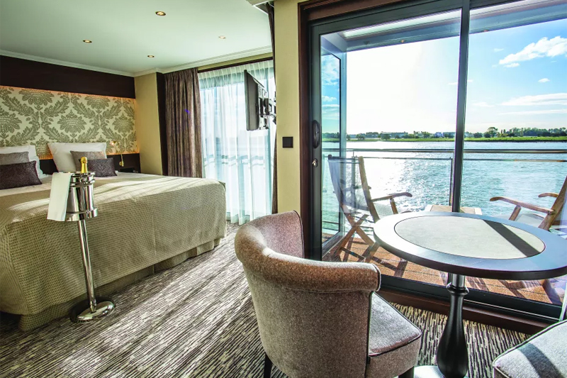 Category Diamond Deck (Upper) - Deluxe Balcony Suite