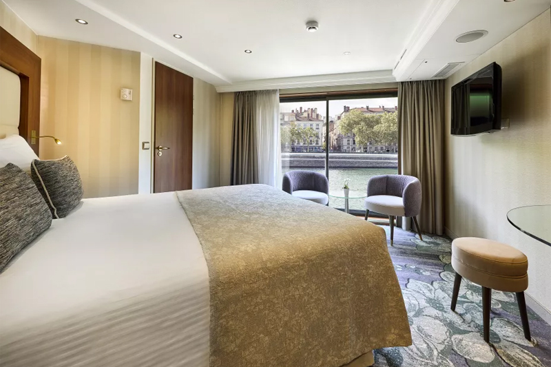 Category Ruby Deck- Superior Suite (Middle)