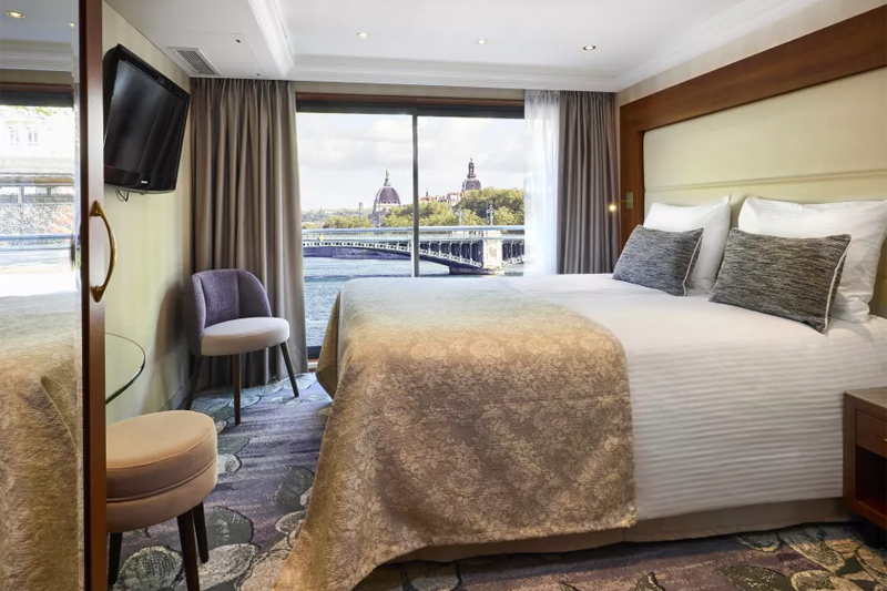 Category Diamond Deck - Superior Stern Suite (Upper)