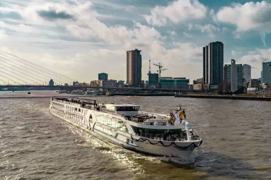 Riviera MS Geoffrey Chaucer Ship