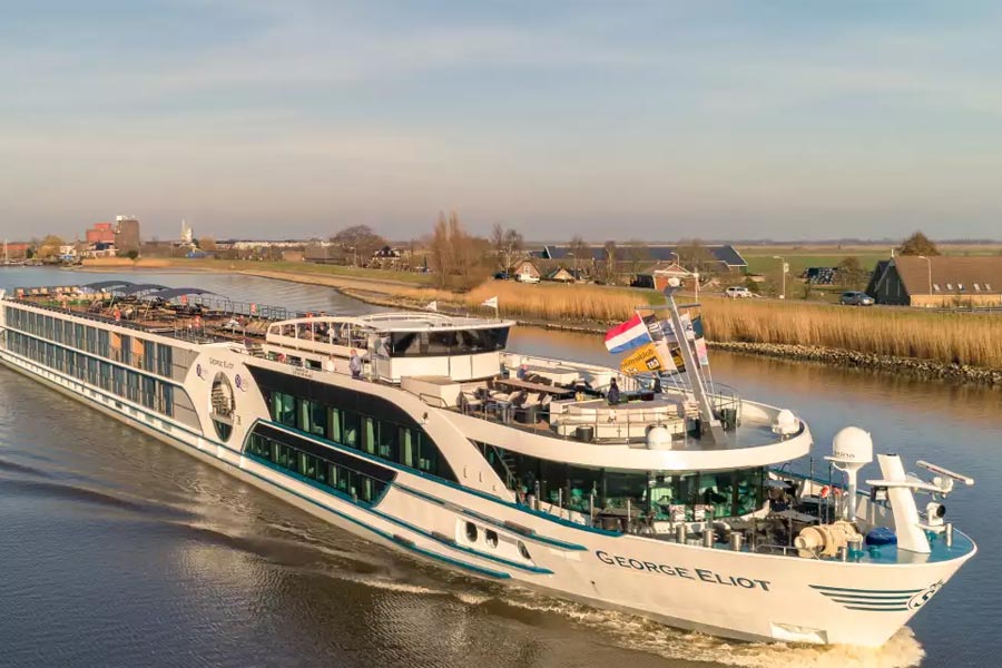 Riviera MS George Eliot Ship