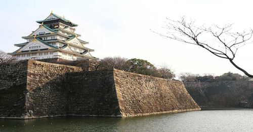 Explore the high-tech exhibitions of the history of the Osaka Castle