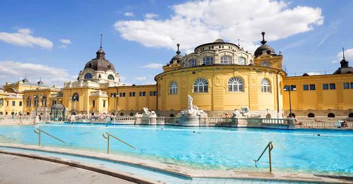 Swim in the Szechenyi Thermal Bath