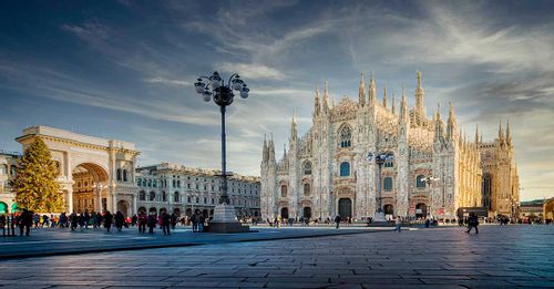 Admire the Duomo Di Milano
