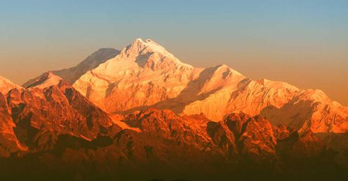 See Kangchenjunga, the world's third-highest peak from the Cheli La Pass viewpoint